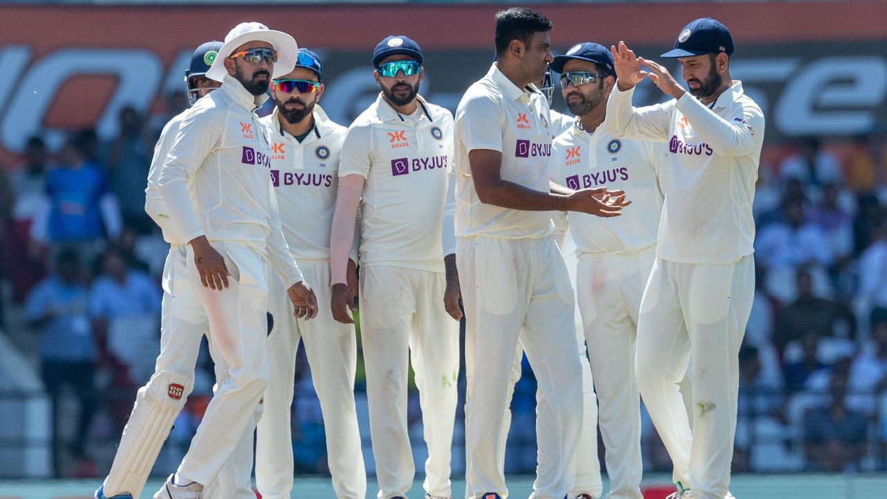 "Main 250 ke paas hoon, mere ko ball de": Rohit Sharma fed up of Jadeja, Ashwin and Siraj asking him for extra overs to achieve personal milestones
