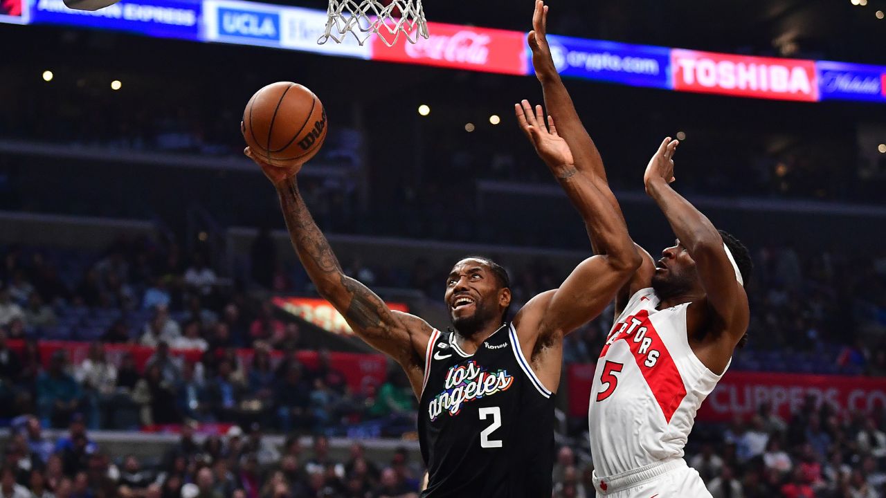 WATCH: Kawhi Leonard Annihilates Jakob Poeltl With A Nasty Poster Dunk