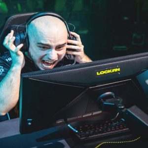 World Champion Duelist's Top Tips to be the Best Entry in Valorant; Fnatic Derke Shares All!