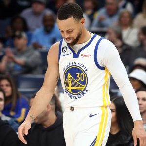 Is Stephen Curry Playing Tonight vs Bucks? Warriors Release Injury Update for 6ft 3” Guard