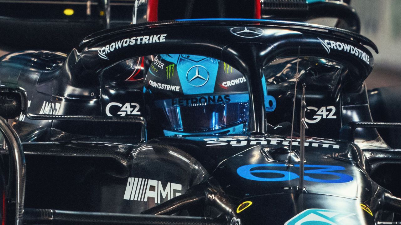 Fans Shocked as George Russell Refuses Team Orders Amidst Battle With ‘Childhood Hero’ Lewis Hamilton