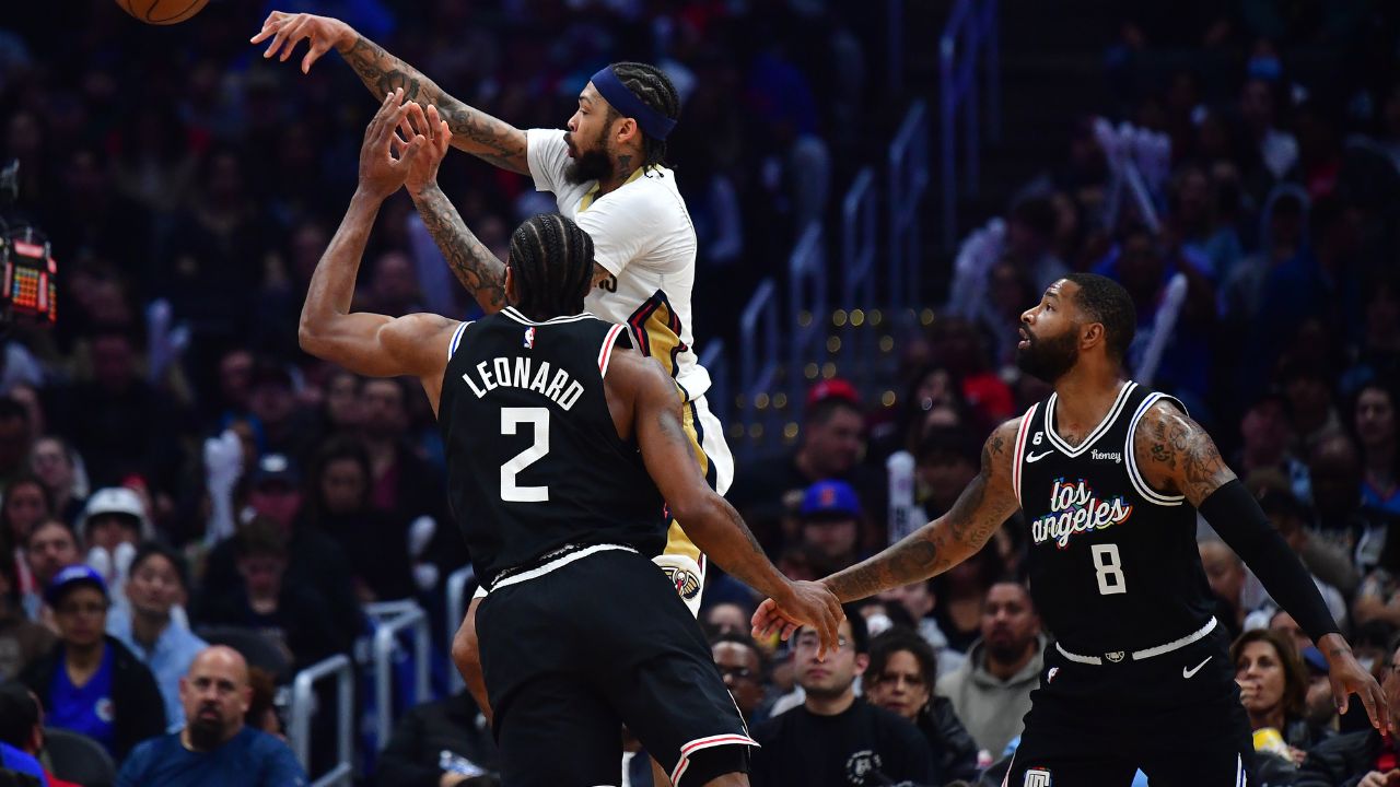 Is Kawhi Leonard Playing Tonight vs Bulls? Clippers Release Update on 2x Finals MVP’s Availability After Facial Contusion