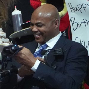 "Strange A** Women Snatch Your Clothes Off!": Charles Barkley Recalls Shocking Experience on SNL and Warns Travis Kelce