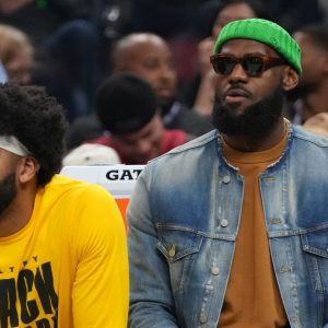 “Anthony Davis Scoring 16 Without LeBron James Is Unacceptable”: Shannon Sharpe Blasts the Lakers Big Man For 17/16 Outing in Loss vs Knicks