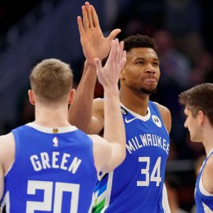 “Giannis Antetokounmpo Turned Into Prime Stephen Curry”: NBA Twitter Lauds the Bucks for Recording a Season-High 26 3-Pointers