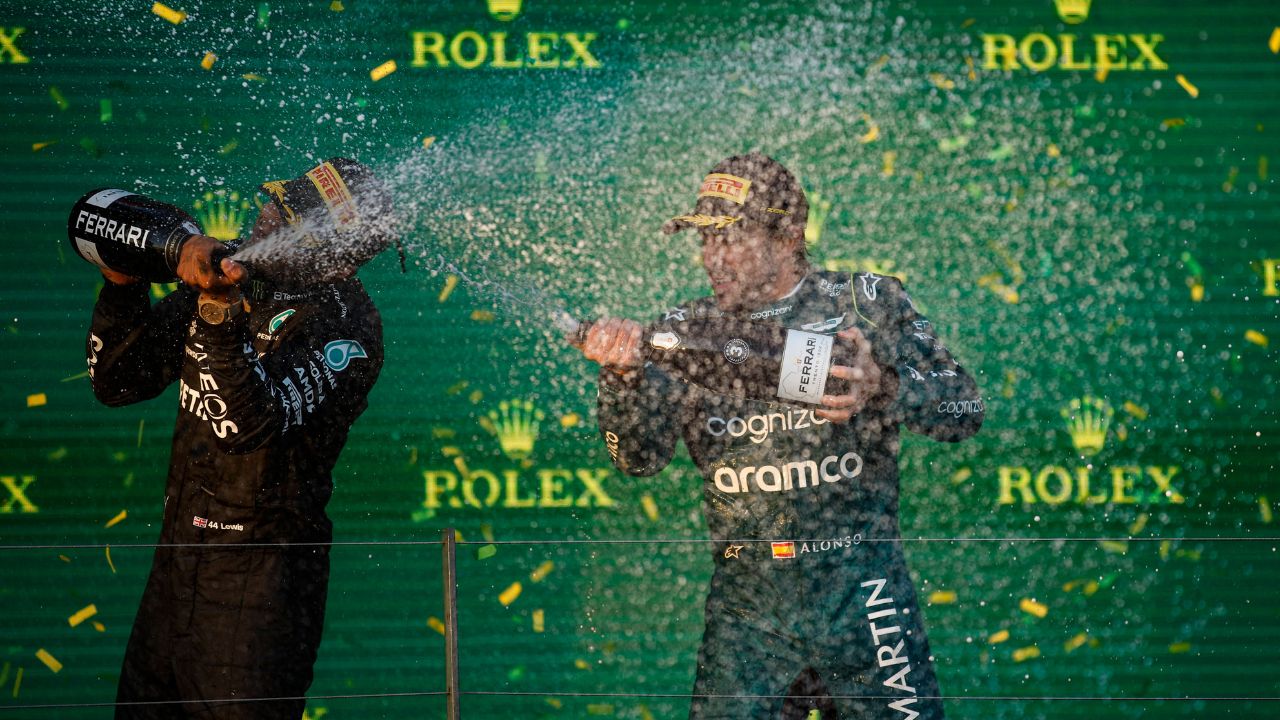 After Failing to “Force a Mistake” From Lewis Hamilton, Fernando Alonso Applauds 7X F1 World Champion