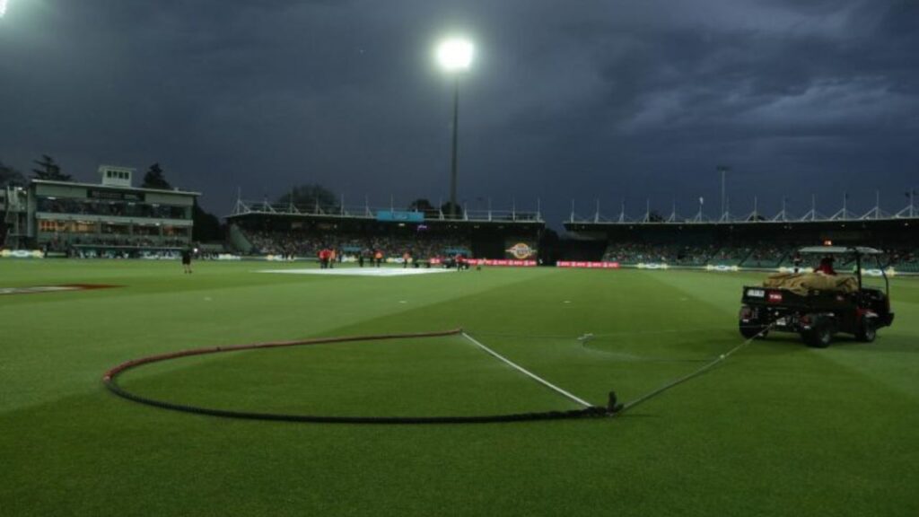 What is Dew in Cricket?