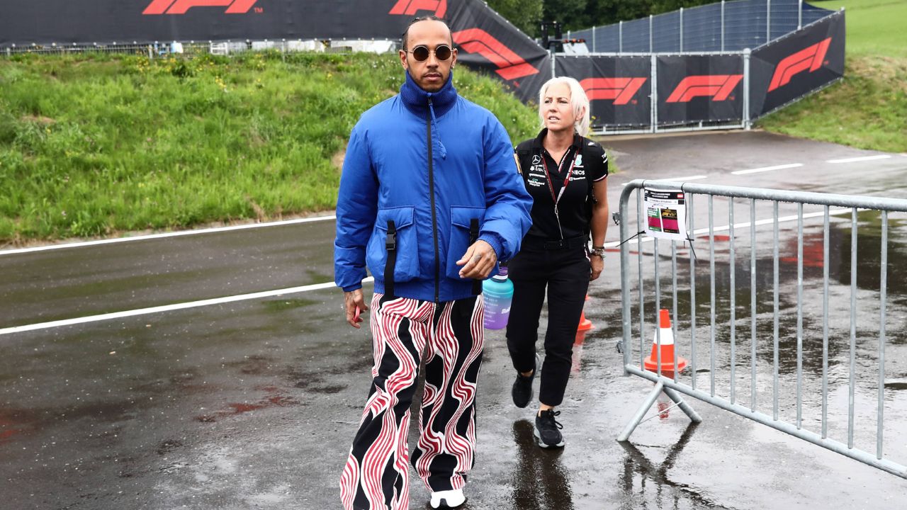 "Thinking of Mercedes": Angela Cullen Still Worries About Lewis Hamilton's Side Even During Her 'Time To Grind'