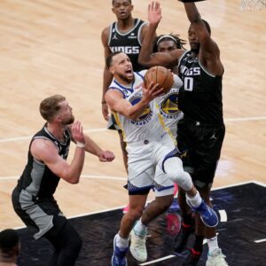 "Sh*t's Real!": De'Aaron Fox Gets Comically Honest on the Pain of Guarding Stephen Curry During Game-1 vs Warriors