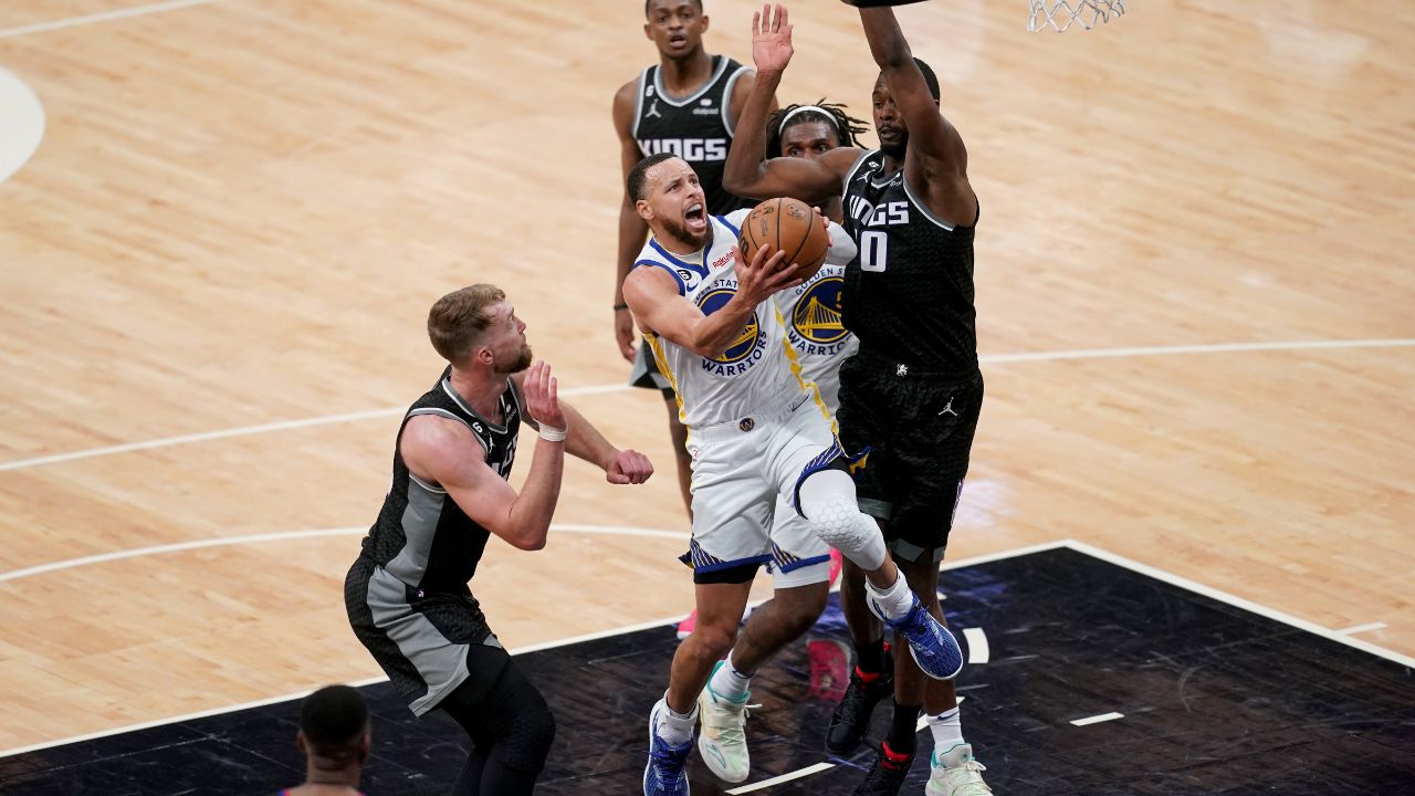 "Sh*t's Real!": De'Aaron Fox Gets Comically Honest on the Pain of Guarding Stephen Curry During Game-1 vs Warriors