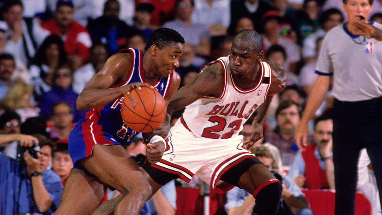 “Mike does not want to be your friend Isiah.": Michael Jordan's Best Friend Charles Oakley Calls out Pistons Legend for Harboring Hate 
