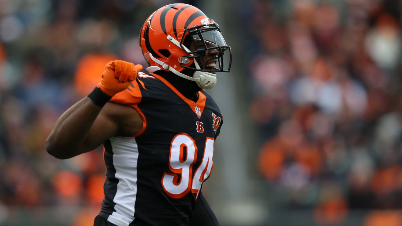 “His Kid Is Alone Now”: DE Chris Smith’s Untimely Demise at Just 31 Years of Age Leaves the NFL World Teary-Eyed