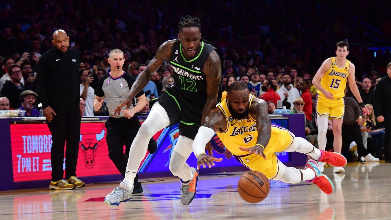 “$1,500,000 on his body or PEDs?”: 38-Year-Old LeBron James Going Airborne vs Wolves Raises Eyebrows Among Fans