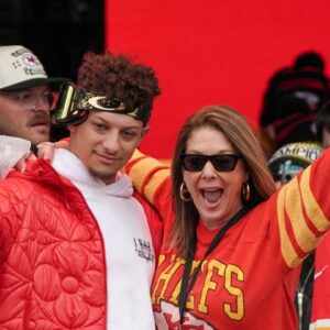 “Humiliated Is an Understatement”: Patrick Mahomes’ Mom Randi’s “Betrayal” Tweet Leaves Fans Extremely Concerned
