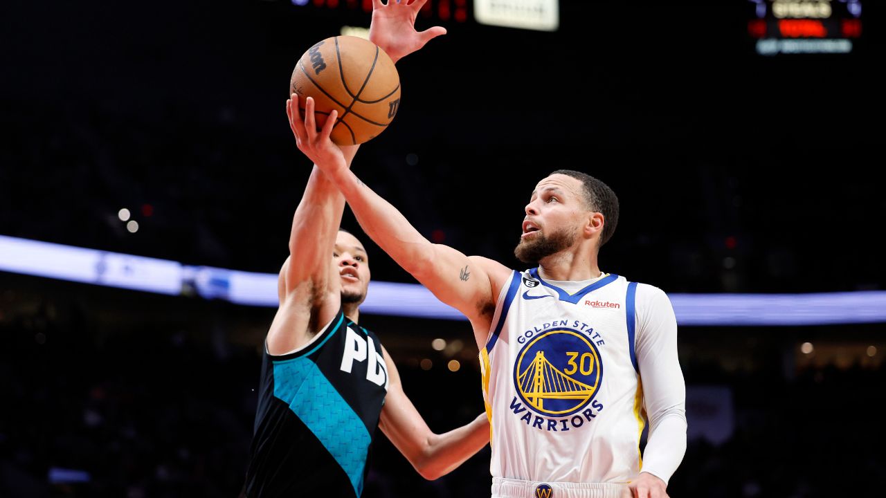 Is Stephen Curry Playing Tonight vs Kings? Warriors’ Issue Status Ahead of Game 1 Against Sacramento Kings