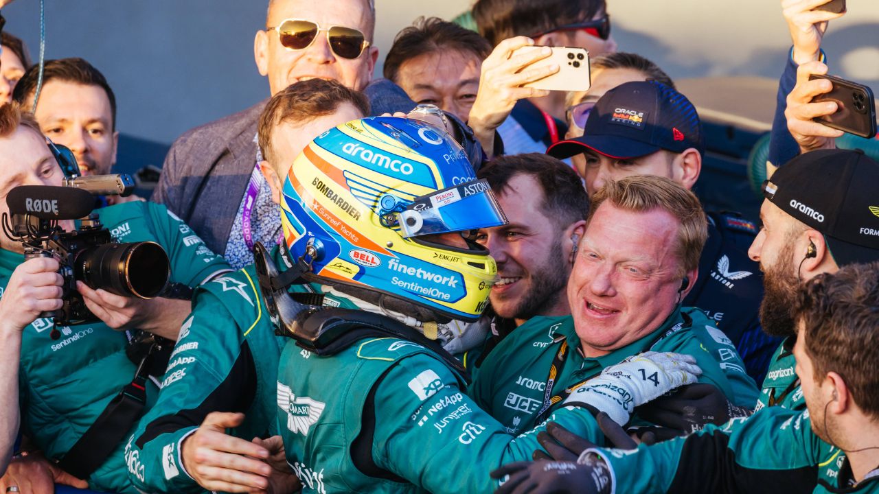 “First to Arrive in the Morning and the Last to Leave”: Workaholic Fernando Alonso Is ‘Infecting’ Everyone at Aston Martin