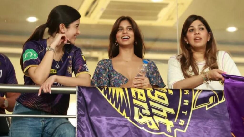 Suhana Khan in IPL 2023: Shah Rukh Khan Attends KKR vs RCB Match at Eden Gardens with Daughter and Shanaya Kapoor