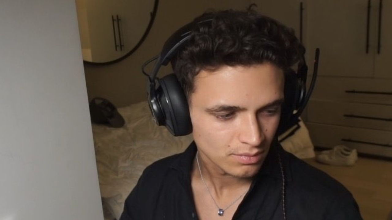 Lando Norris Brags About His Sim Racing Skills By Explaining How He Matches the Lap Time of His Professional Friend