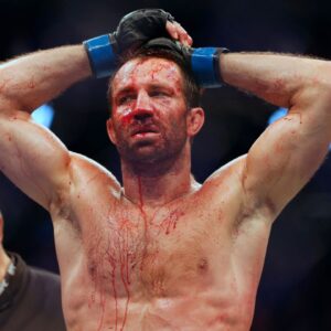 Team Luke Rockhold Fighter Shows Class by Refusing to Attack Defenseless Opponent, Earns Fans Praise