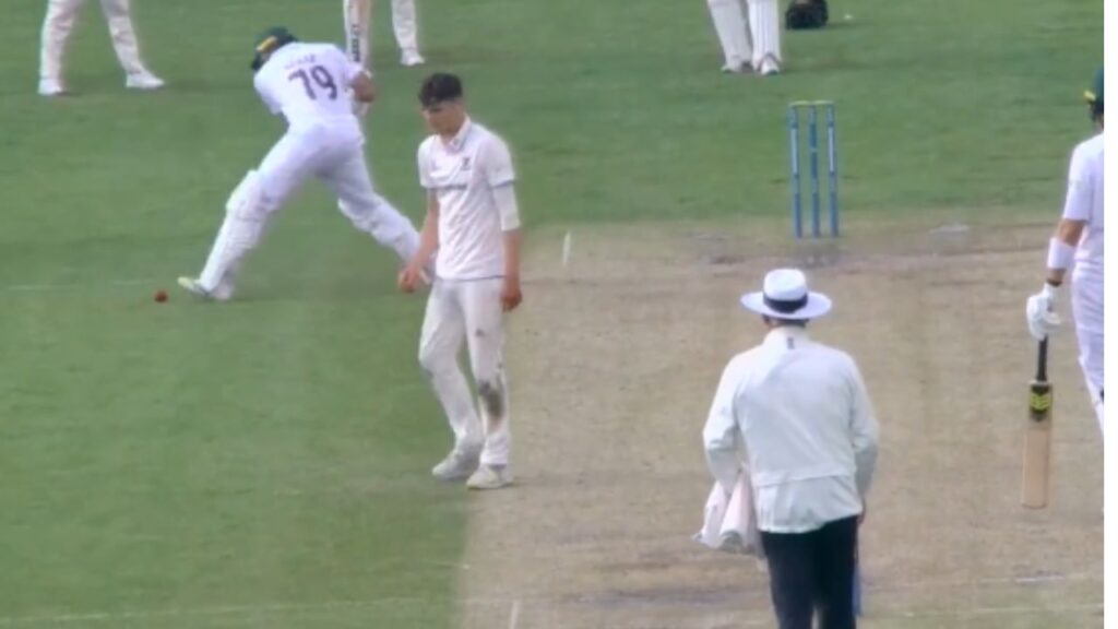 WATCH: Azhar Ali Hilariously Hits Rolling Delivery For Four During County Match Between Worcestershire and Sussex