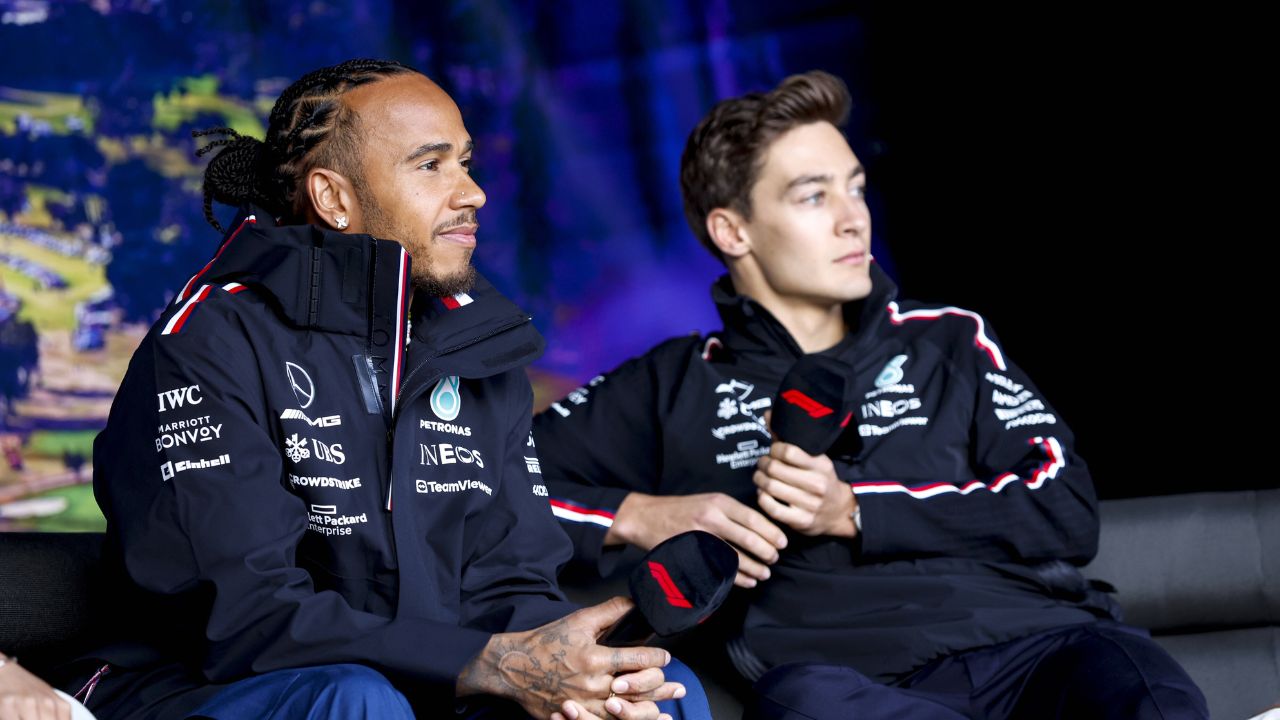 “I Can Only Smile About It”- Problems Between Lewis Hamilton and George Russell Brought to Light by Toto Wolff