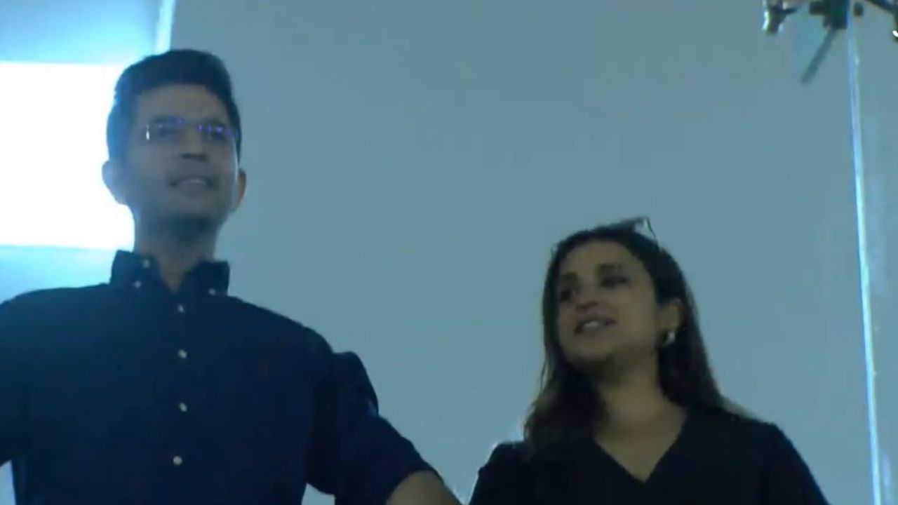 Parineeti Chopra and Raghav Chadha Attend Punjab Kings vs Mumbai Indians IPL 2023 Match at the PCA Stadium