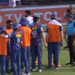 "Kohli Kohli": Hyderabad Fans Tease Gautam Gambhir By Chanting Virat Kohli's Name Amid No Ball Controversy