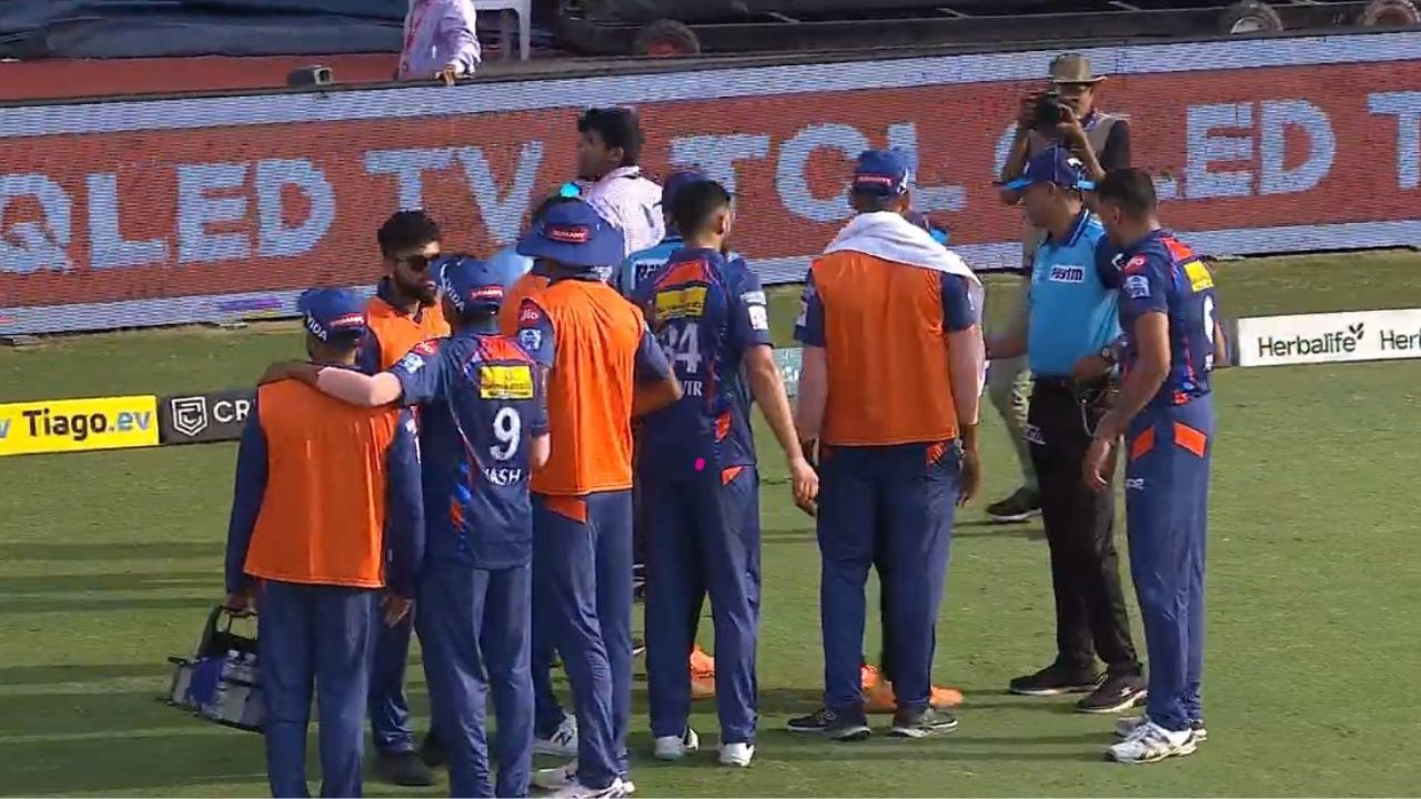 "Kohli Kohli": Hyderabad Fans Tease Gautam Gambhir By Chanting Virat Kohli's Name Amid No Ball Controversy