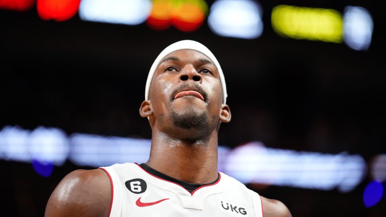 6ft 7' Jimmy Butler Makes a Statement For People Who Doubt His Athleticism: "I Choose Not to Dunk"