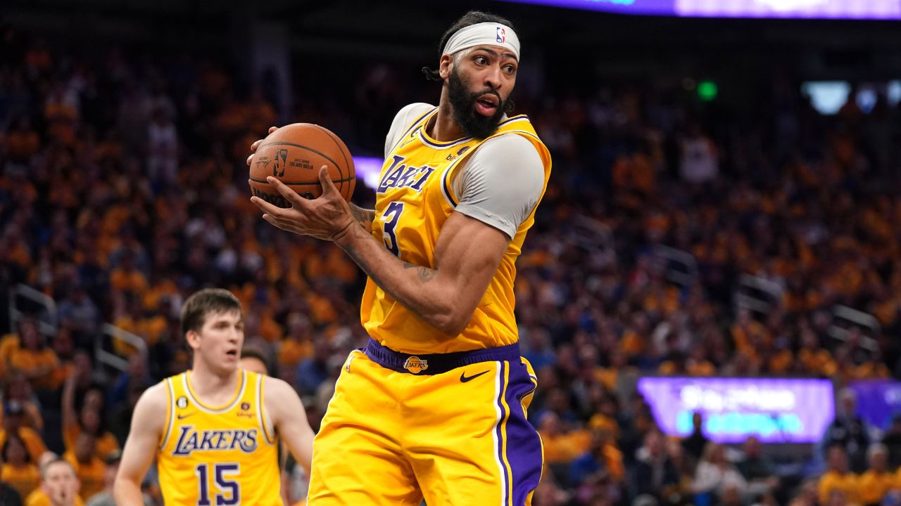 “Anthony Davis Is Hakeem Olajuwon In Odd Games, Kendrick Perkins In Even”: NBA Twitter Trolls LeBron James’ Teammate For Inconsistent Playoffs