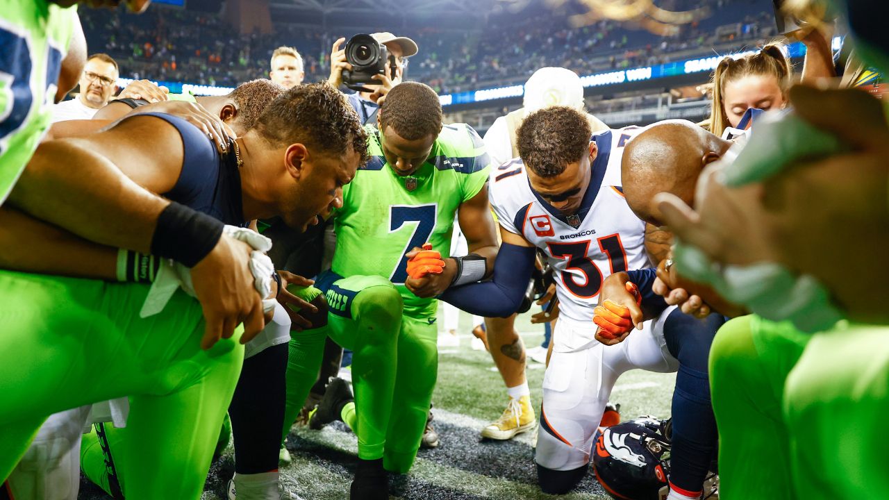 Broncos Safety Justin Simmons Reveals How Religious Russell Wilson Inspired Him to “Worship Jesus Through the Valleys”