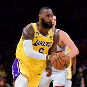 $1 Billion Worth LeBron James Slyly Promotes His Movie With Rare Footage Of 2002 St. Vincent Mary Game: "High School Chronicles"