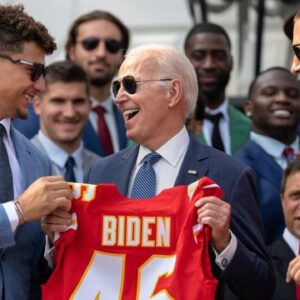 "Cringe, Lame": Patrick Mahomes' Chiefs Hitting the Grizzlies' Tunnel Dance During White House Visit Ignites Troll Fest on Twitter