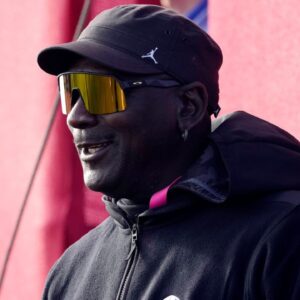 Pushing For Michael Jordan's $2,500,000 Nike Decision, James Jordan Gave His Son Sage Wisdom On Decision-Making