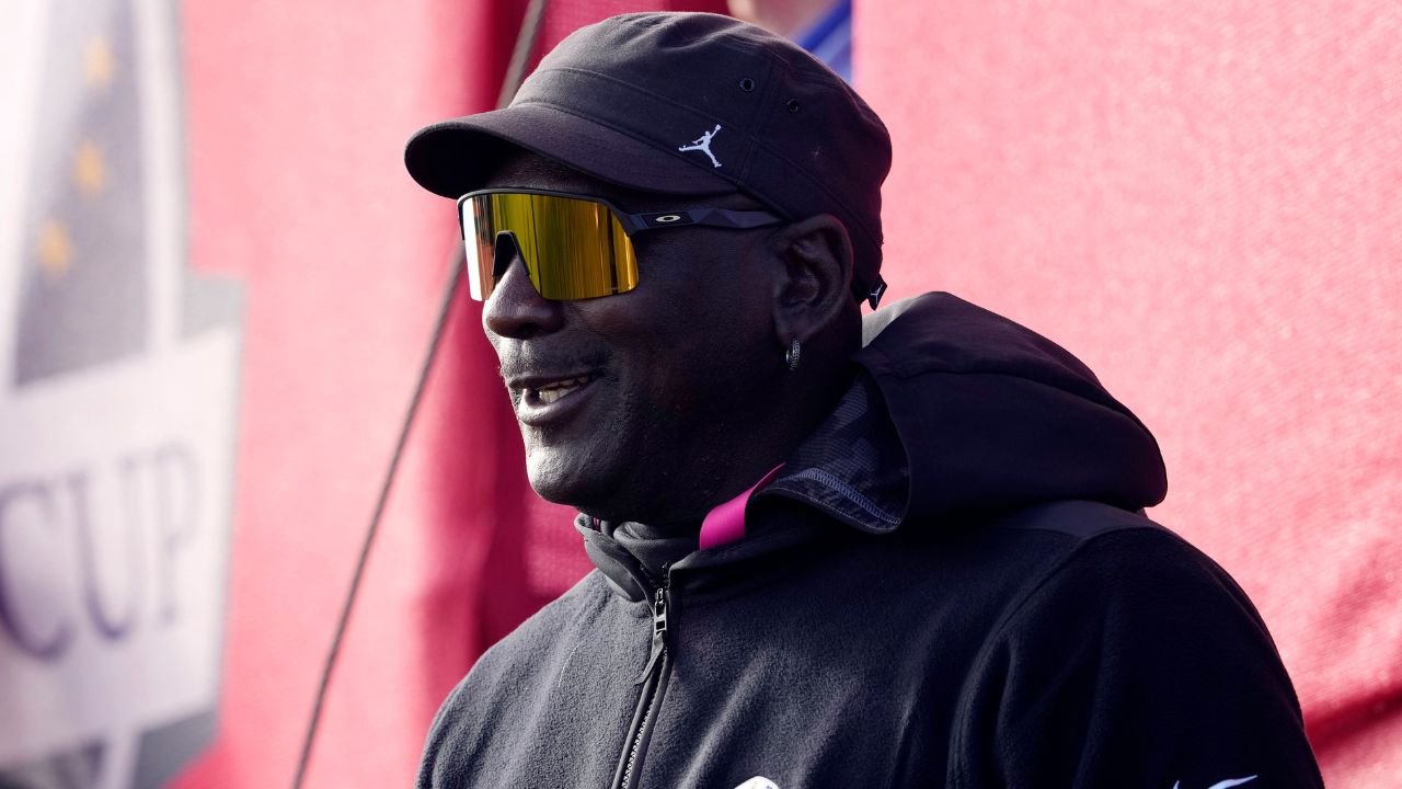 Pushing For Michael Jordan's $2,500,000 Nike Decision, James Jordan Gave His Son Sage Wisdom On Decision-Making