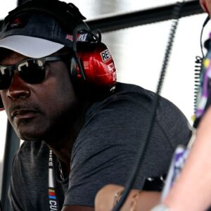 Before Bowing Down to Michael Jordan's Threats, $2.2 Billion Worth Owner Used 'Dirty' Tactics During Negotiations with Scottie Pippen