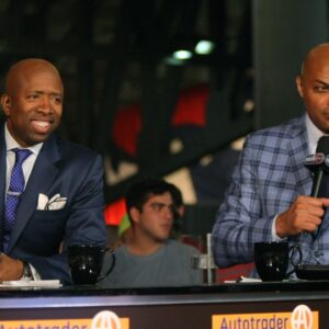 Having Slyly Hidden his Own Bank, Kenny Smith Spilled Charles Barkley's $200,000,000 Paycheck: "To be Followed Home"