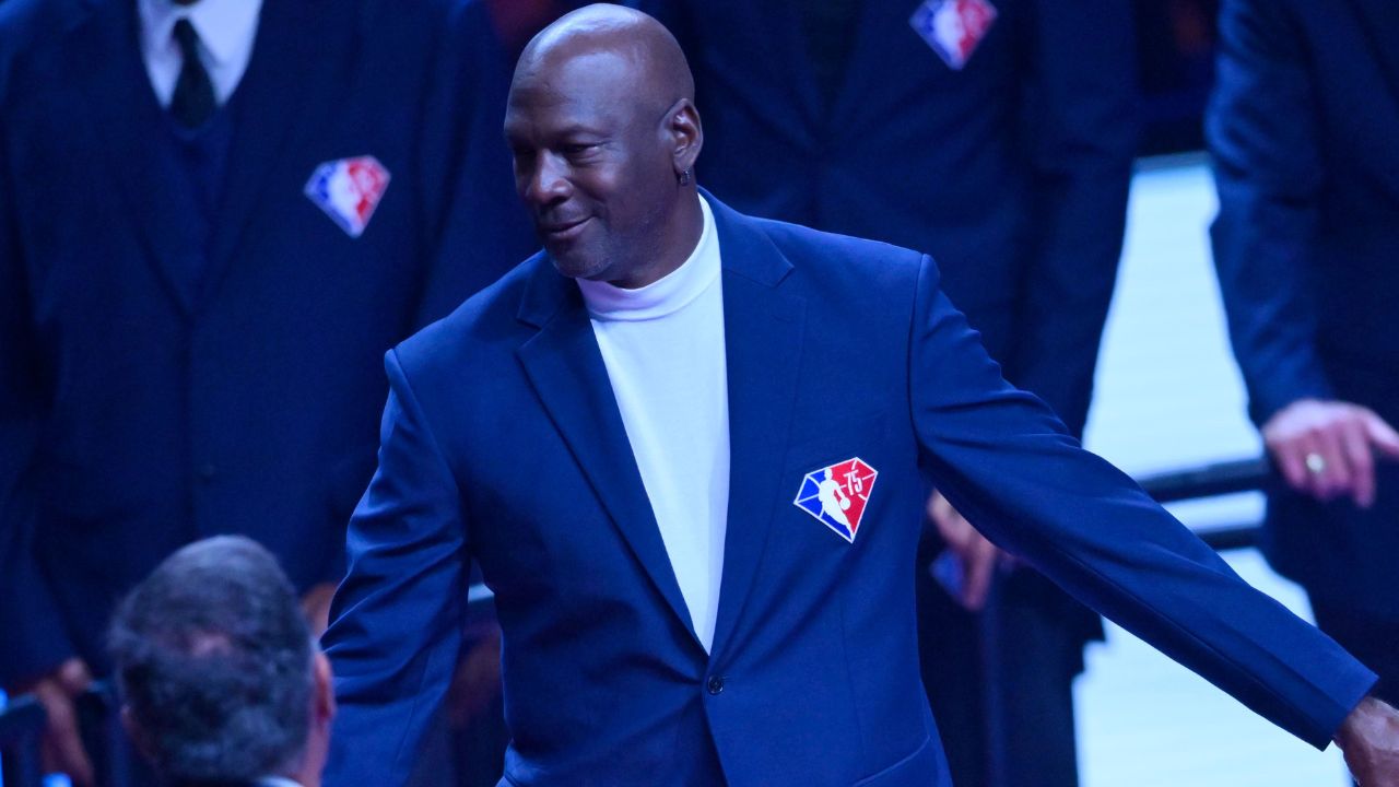 Michael Jordan Once Amusingly Doubted His Mother Deloris' Loyalty to His Father James After Being Questioned About His Size: "Milkman's 6ft 7""