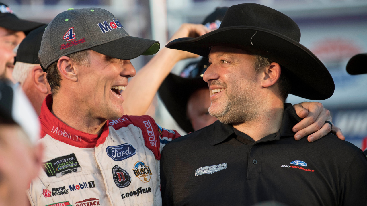 “Let Your Guard Down”: How Tony Stewart Shaped Kevin Harvick’s Final NASCAR Season