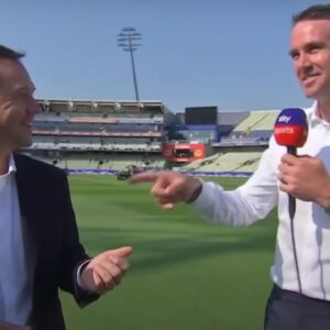 "Are You Joking!?": When Kevin Pietersen Was Surprised Upon Being Asked To Bowl At Ricky Ponting in Ashes 2006