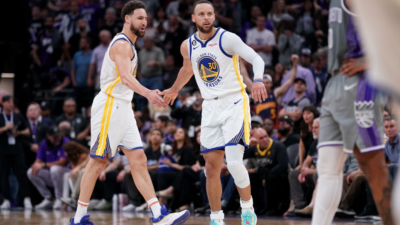 “Both Choked in the 2nd Round”: Stephen Curry and Klay Thompson’s 3-PT Putt Competition Reminds Fans of Lakers Series Against LeBron James