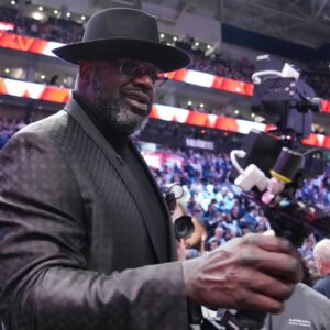 "Try Harder, Fat Boy": Despite Once Making 7ft 2" Center Cry, Shaquille O'Neal Ignored Phil Jackson's Disrespectful Taunts