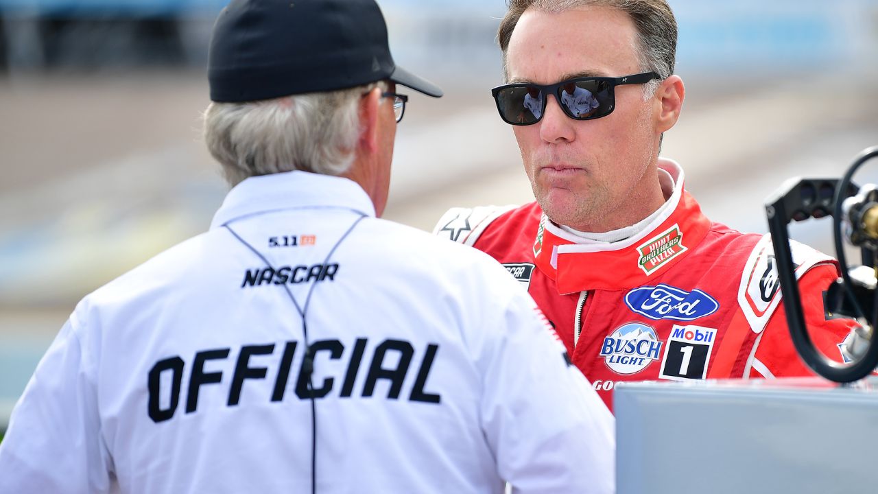 “It’s Gonna Police Itself”: Kevin Harvick Comes to NASCAR’s Rescue Amid Richmond Restart Controversy