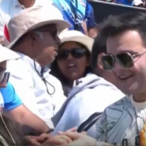 WATCH: Fan Proposes Girlfriend Amid IND vs AUS WTC Final 2023 At The Oval