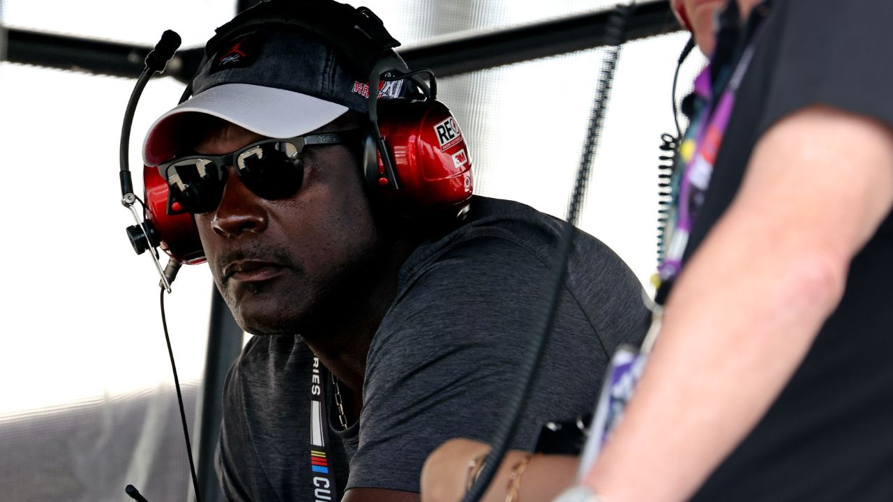 How Michael Jordan's Trainer Once Used 'Bowls of Uncooked Rice' To Get Him in Shape: "Even He Was Surprised"