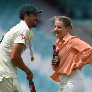 Here's Why 197 cm Tall Mitchell Starc Stole 166 cm Tall Wife Allysa Healy's Bat Worth $1,250
