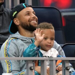 “Canon Gotta Stop Hanging Out With Draymond Green!”: Stephen Curry’s Underrated Shows Hilarious ‘Bubblewrap’ Footage of 5 Y/O Son Along With Daughter Ryan