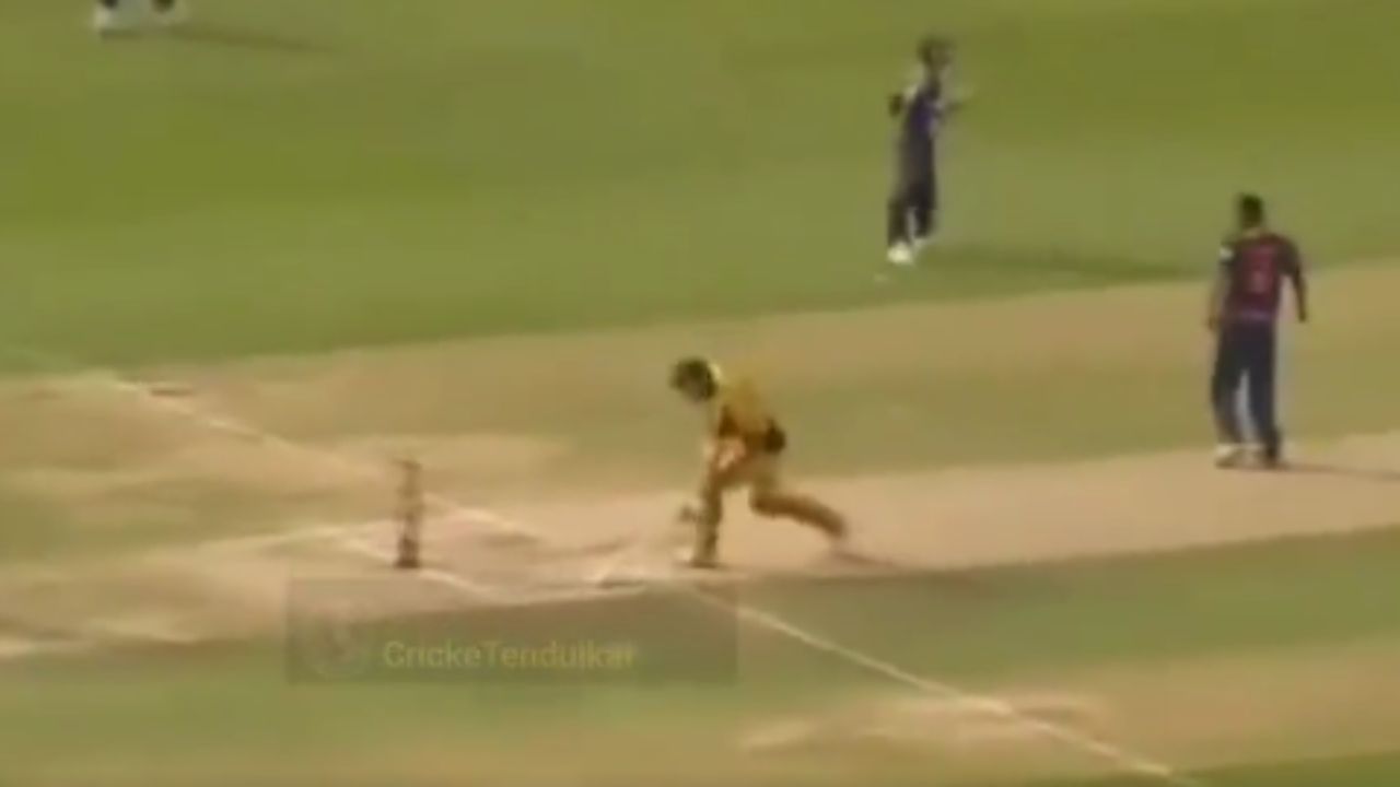 When A No-Look Throw By Sachin Tendulkar Sent Hyderabad Crowd In A Frenzy [WATCH]