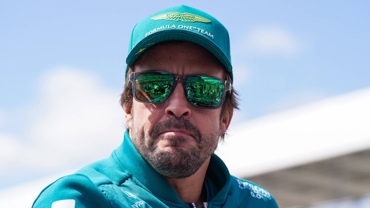 F1 Veteran Journalist Highlights One Area Where Fernando Alonso "Doesn't Compare Against" Max Verstappen Amidst His Pursuit for '33rd'