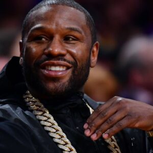 “$350,000 Just to Take His…”: Fans Go Berserk as Floyd Mayweather Splurges $7,000,000 in Gucci Store